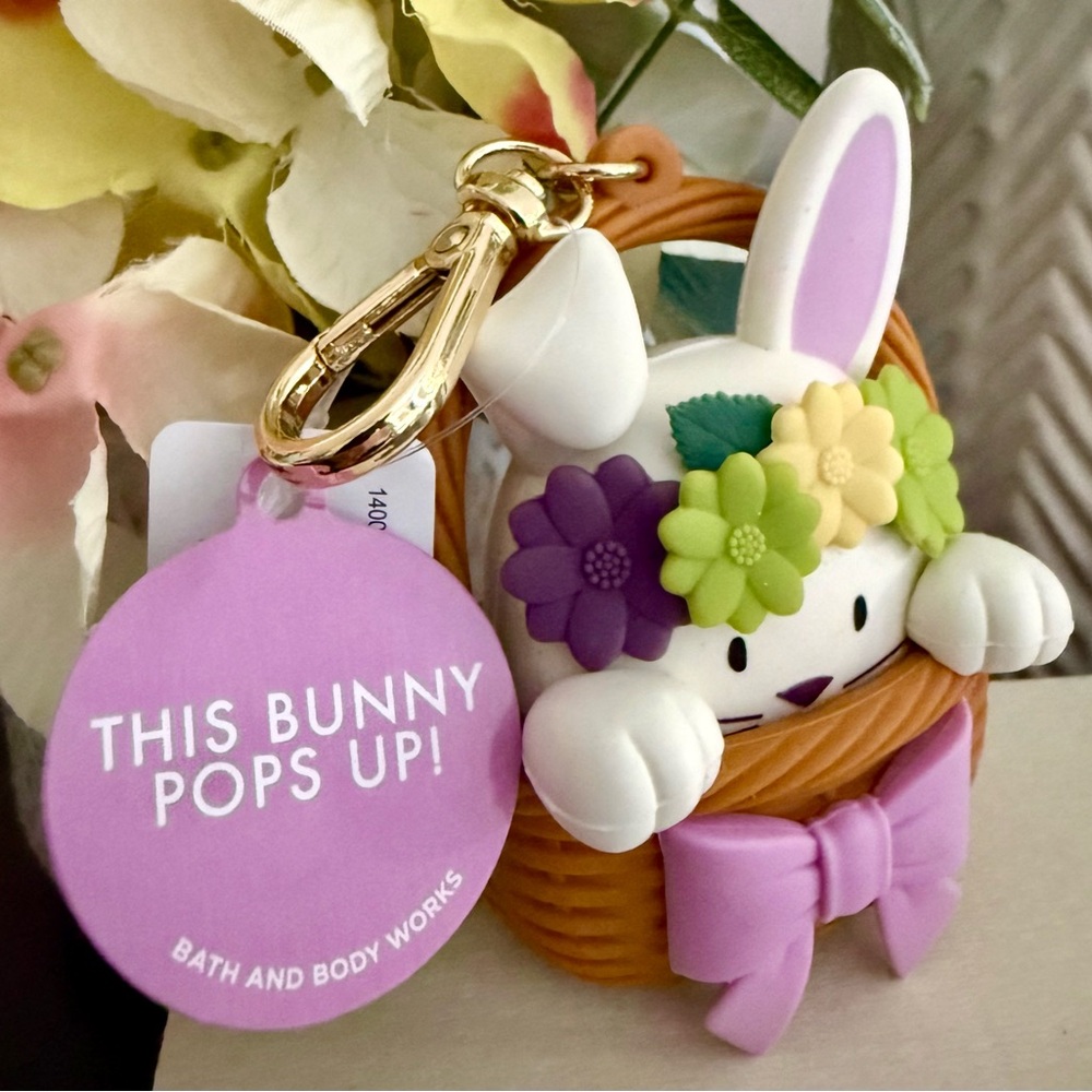 🆕🐰 BATH & BODY WORKS LIMITED EDITION  “SPRING BUNNY IN BASKET” POCKETBAC HOLDER - Picture 3 of 6